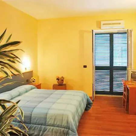 Cesare Augusto 3* Неаполь