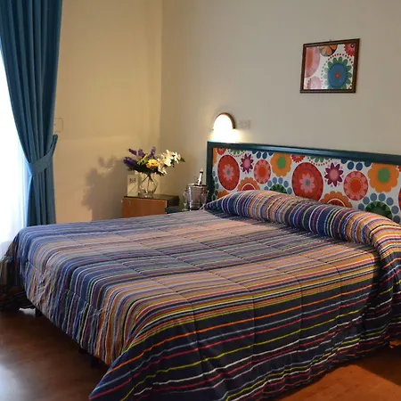 Cesare Augusto Hotel Nápoles