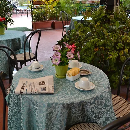 Cesare Augusto 3* Naples