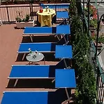 Cesare Augusto Отель Неаполь