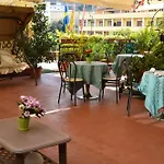 Cesare Augusto Отель Неаполь